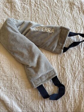doTERRA Gray Plush heating pad with handles